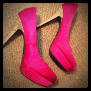Candie's Hot Pink Pumps